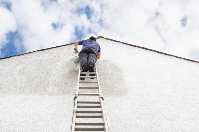 Peinture extérieure à la Chapelle-au-Riboul — façades et ravalement